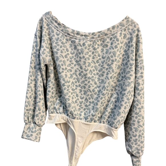 Leopard Print Long Sleeve Bodysuit L Snap Closure Gray - Picture 2 of 7